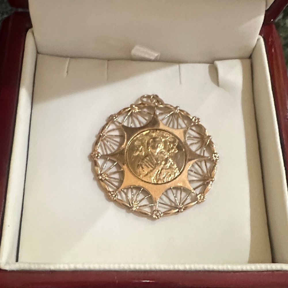Vintage 14kt gold religious metal